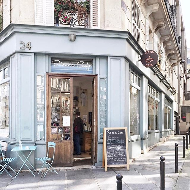 Le strada café