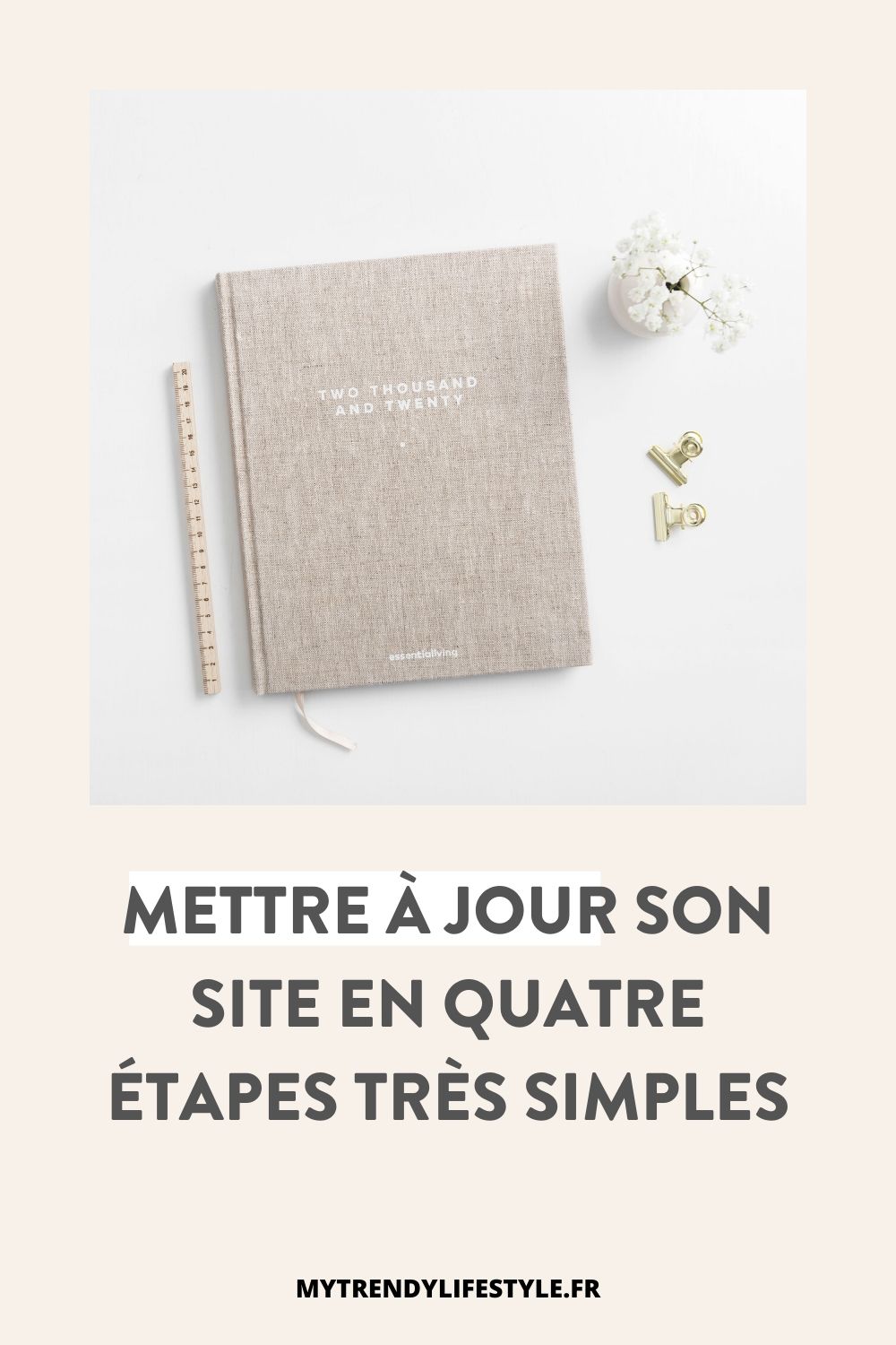 Nous utilisons notre site web tous les jours, c’est notre plateforme principal, la vitrine de notre business et pourtant, il est souvent délaissé. Vous souvenez-vous de la dernière fois où vous avez fait des mises à jour sur votre site ? Ou vous avez ajouté de nouvelles informations, changé ce qui est obsolète ? Afin d’éviter qu’il soit négligé, j’ai décidé de partager dans un épisode de podcast 4 façons de donner un coup de neuf à votre site.