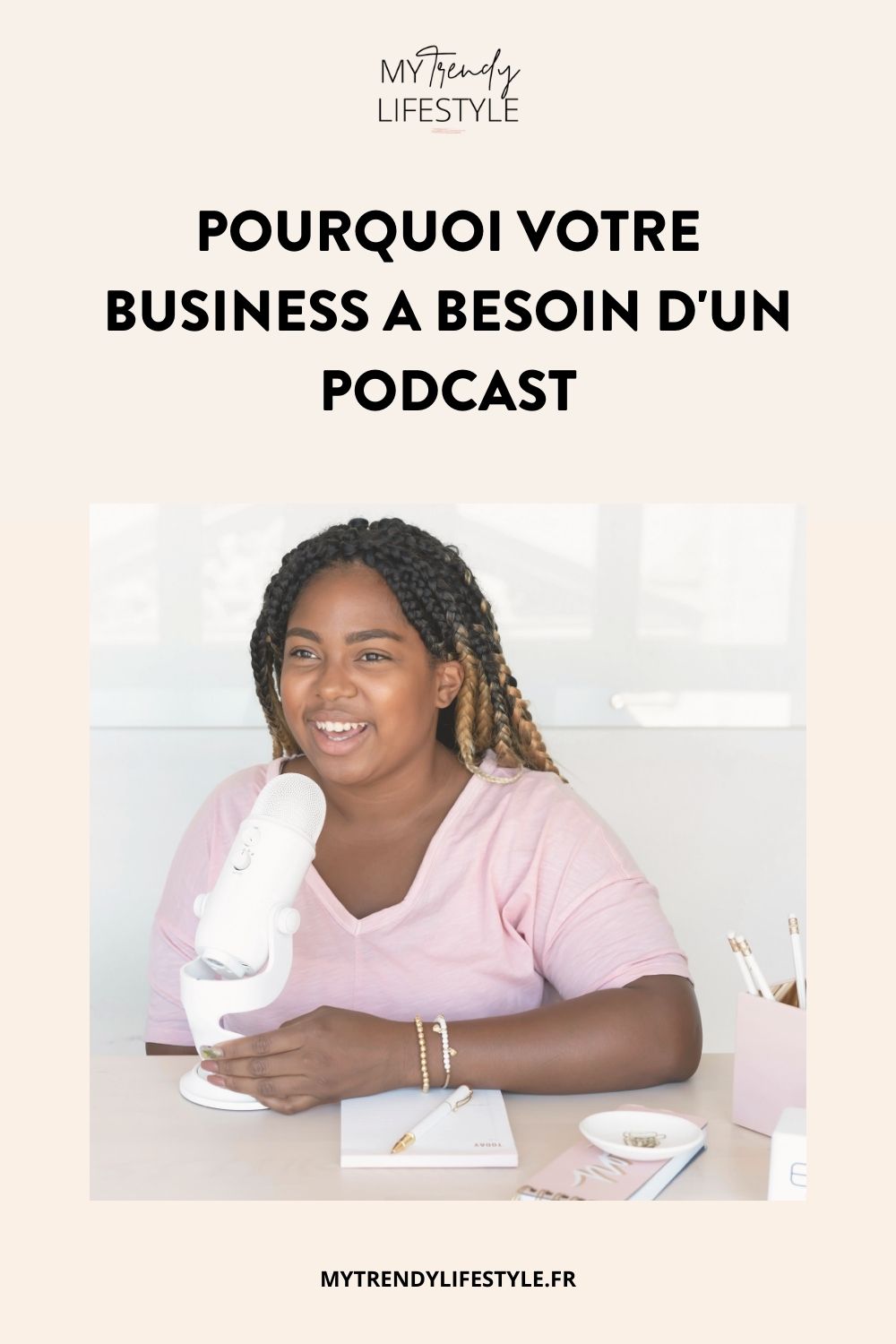 Cela fait maintenant bientôt deux ans que je me suis lancée dans l’aventure du podcasting et je ne regrette absolument pas de l’avoir fait. Bien au contraire ! Ce podcast a apporté beaucoup à mon business. Comme je vois que vous êtes plusieurs à vous demander si vous devriez vous lancer, qu’est-ce que cela vous apporterait etc. Je me suis dit que ce serait intéressant de réaliser un épisode avec quelques bonnes raisons de le faire.