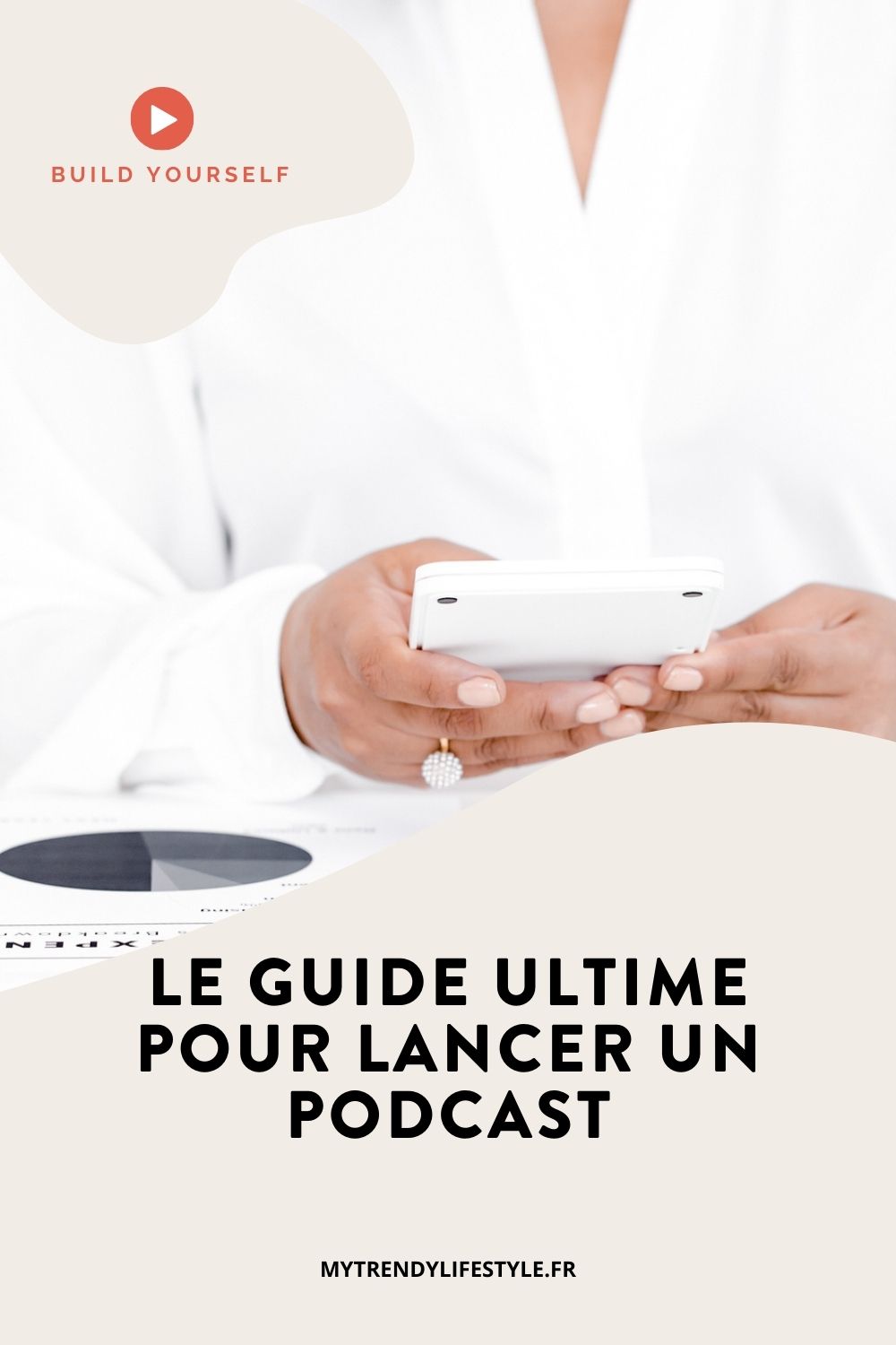 Découvrez tout ce qu'il faut savoir avant de mettre en ligne votre premier épisode de podcast et mettez toutes les chances du côté de votre business.