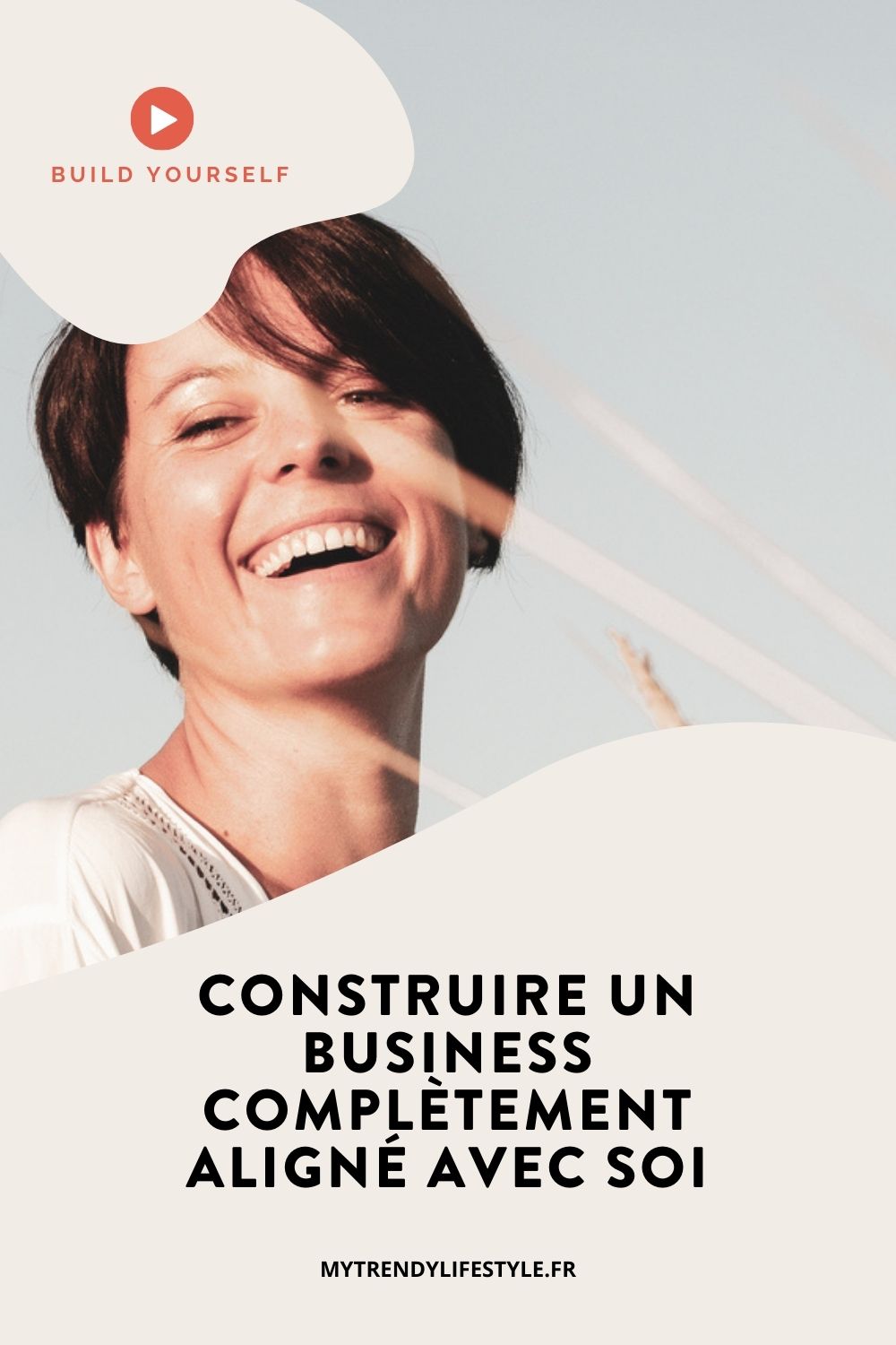 Lisa Gounon, fondatrice de IIWAB Studio, nous explique pourquoi bâtir un business aligné avec soi est important.